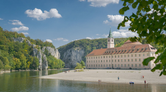 Kelheim Blick auf Kloster Weltenburg